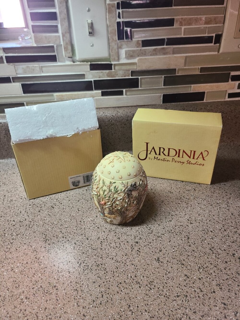 JARDINIA BY MARTIN PERRY STUDIOS - Nature's Nativity Jar Mary Jesus Jospeph